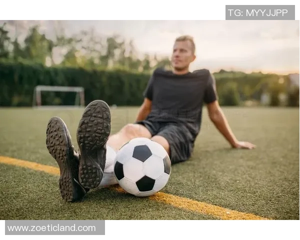 足球明星在家生活揭秘:训练之外的休闲时光与家庭温馨瞬间 足球明星在家生活揭秘:训练之外的休闲时光与家庭温馨瞬间